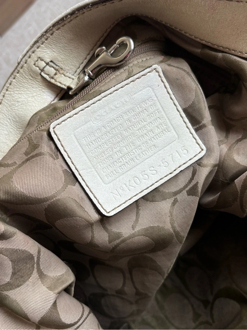 2005 Coach Cream Leather Shoulder Bag/hobo style